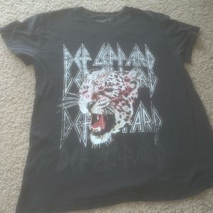 Large Black Def Leopard Graphic Tee